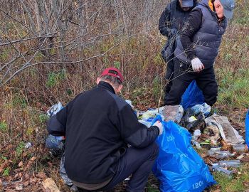 Sprzątanie brzegów Wisły na wysokości miejscowości Pieńków